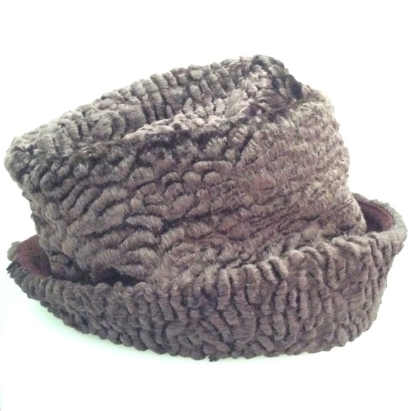 Lillie & Cohoe German faux fur Chelsea hat - Picture 6 of 9